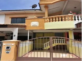 Kota Lodge Townhouse Malacca 2*,